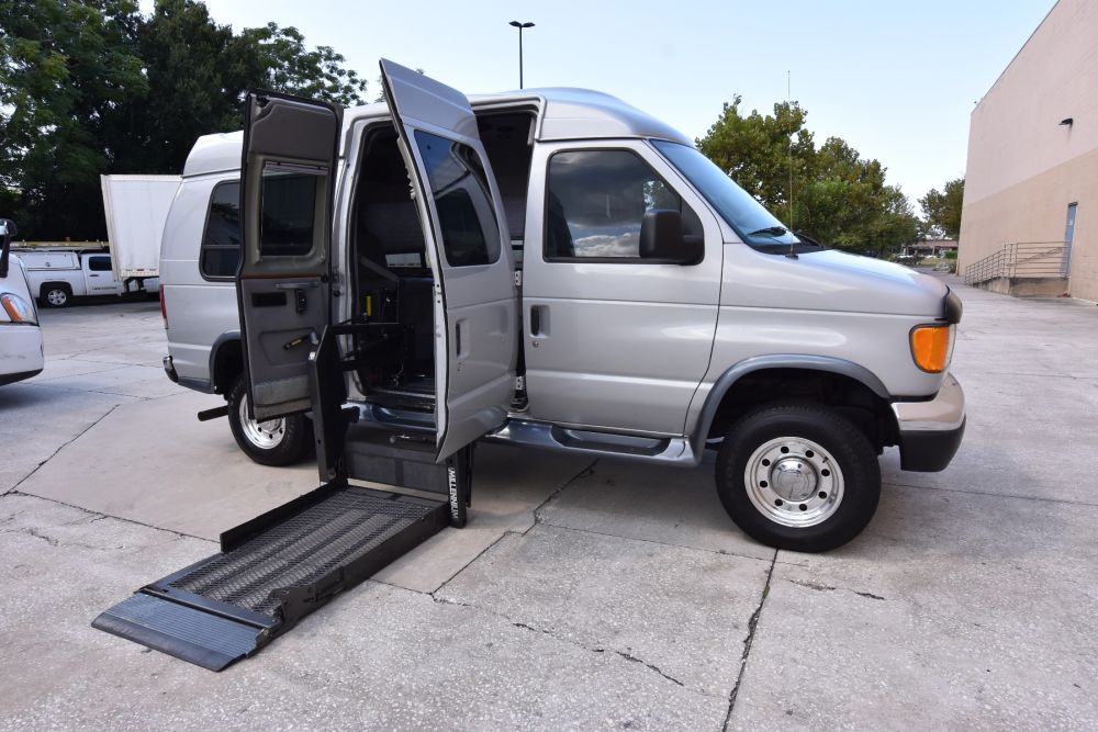 ford econoline van 2004 1FDNE24L84HB47029 image ford econoline van 2004 1FDNE24L84HB47029 image